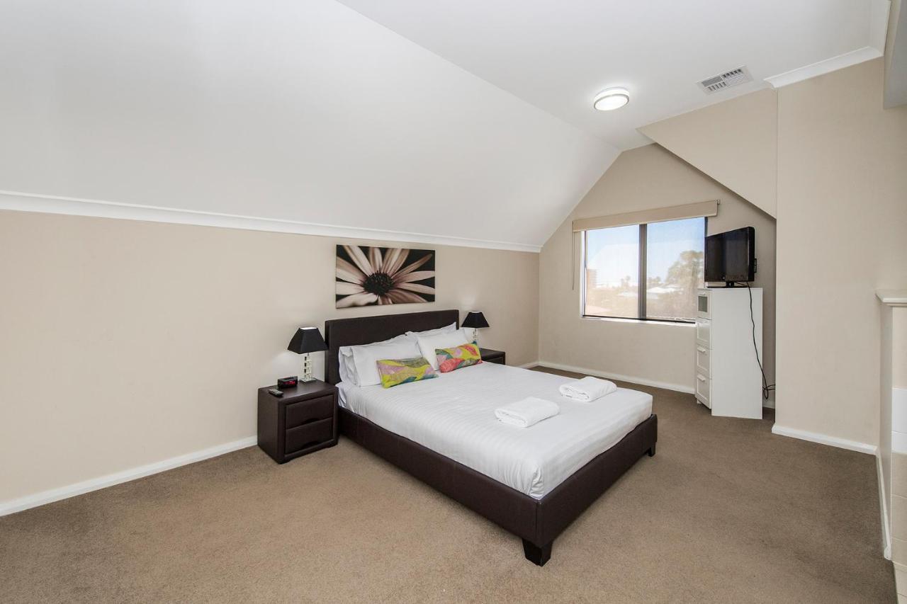 Serenity On The Terrace Mandurah Exterior photo