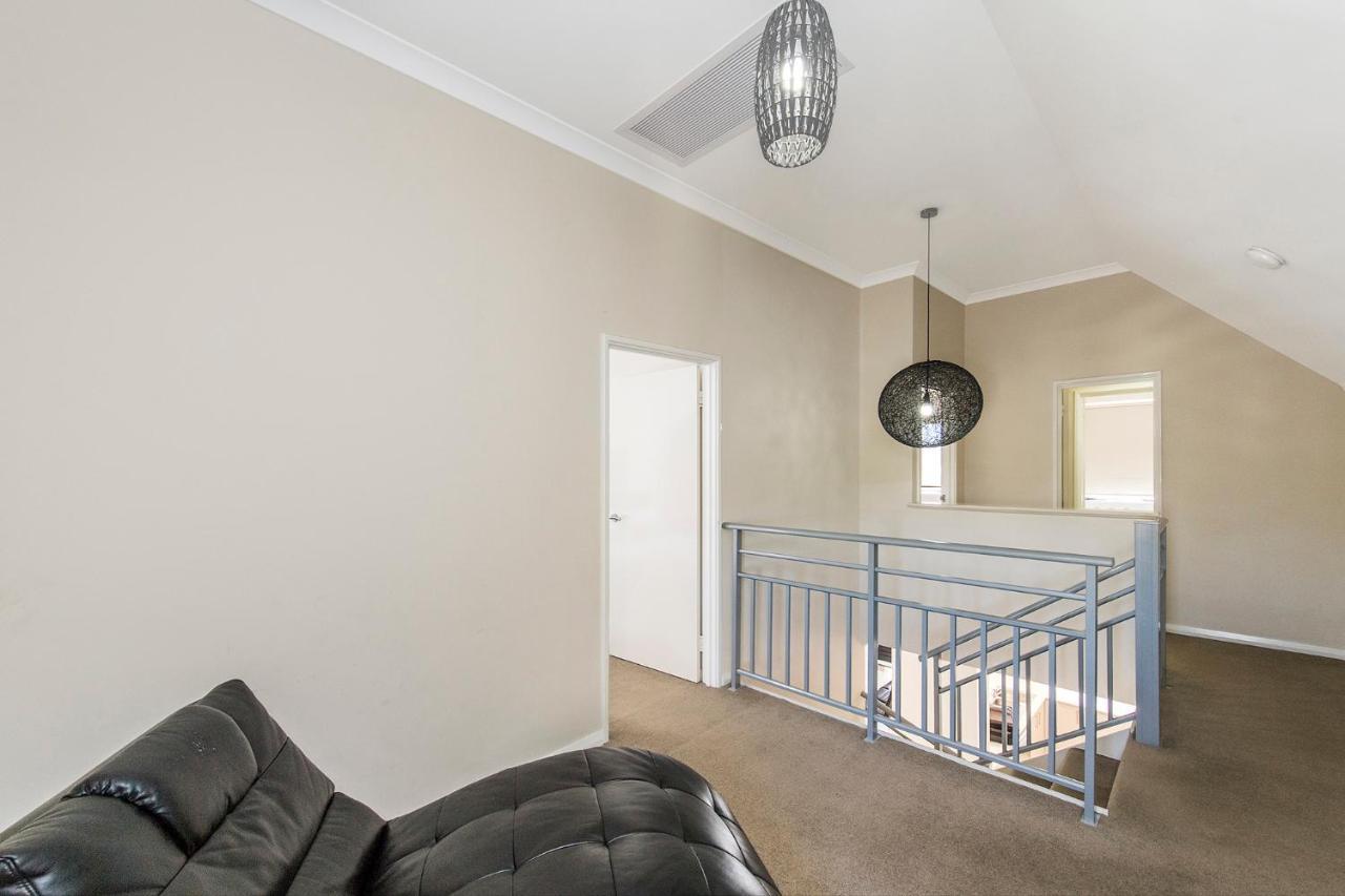 Serenity On The Terrace Mandurah Exterior photo